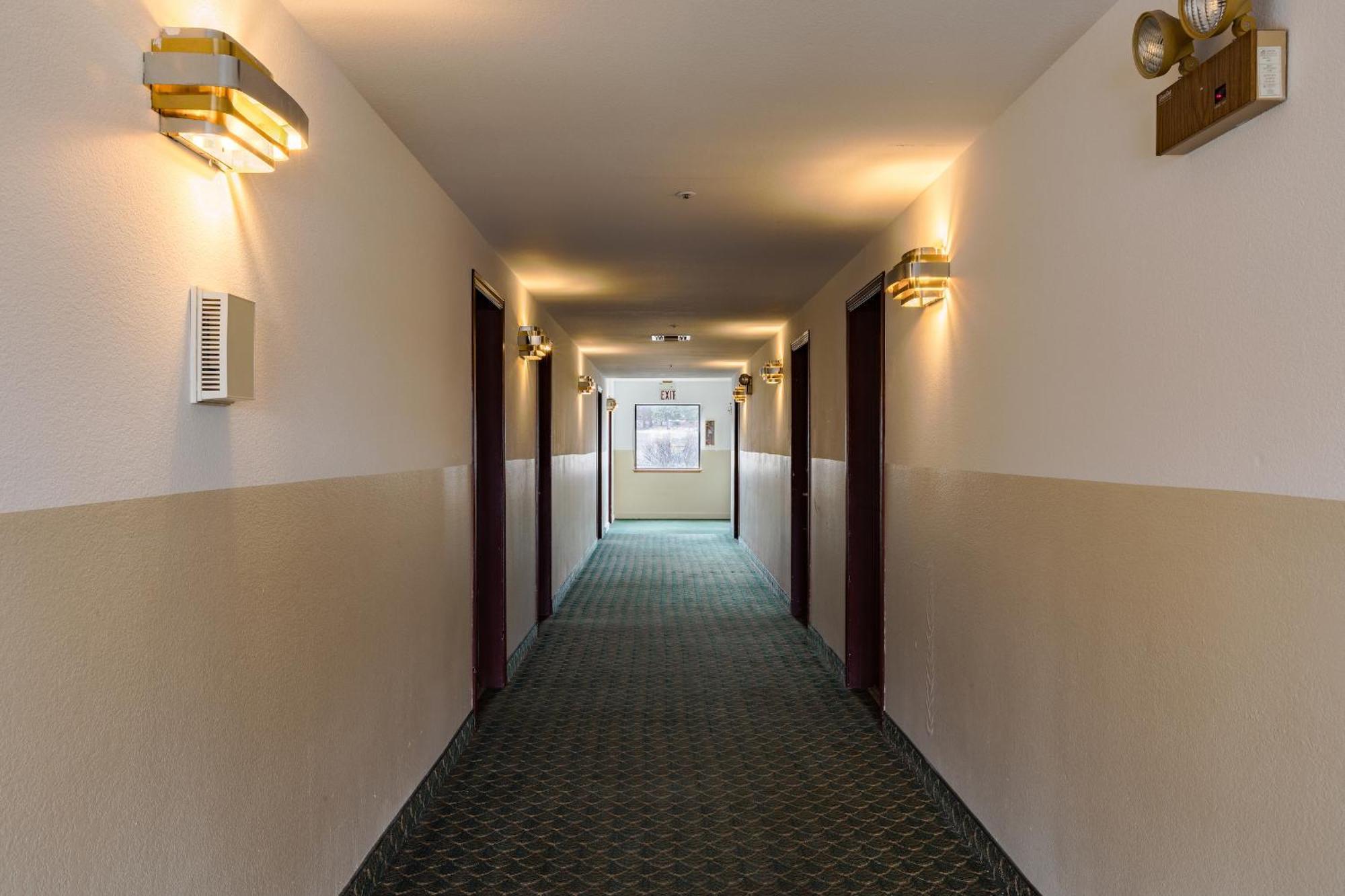 Super 8 By Wyndham Williams West Route 66 - Grand Canyon Area מראה חיצוני תמונה
